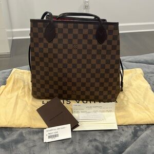 AUTHENTIC Louis Vuitton NeverFull
** USED